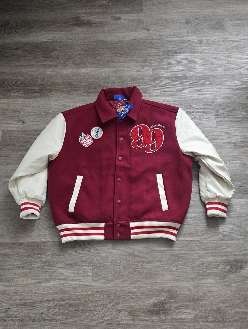 Macy’s Thanksgiving Day Parade 2025 Varsity Jacket NWT Adult L Tibetan Red.